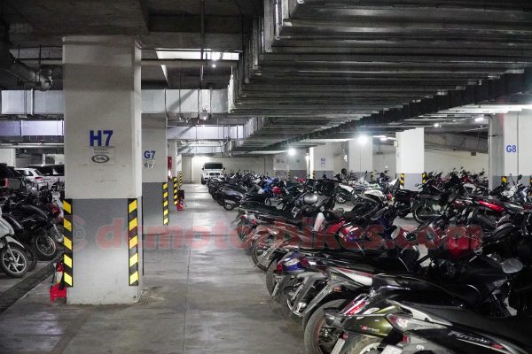 Parking your motorbike safely in Vietnam